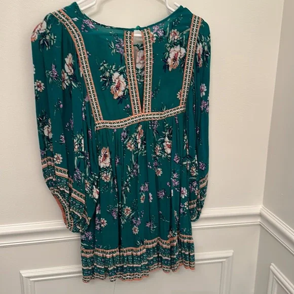 Flowy Tunic Top Coverup - Picture 2 of 3